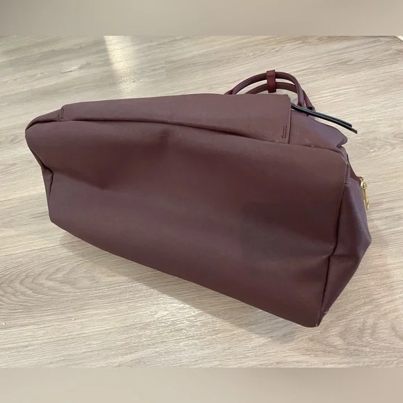 LULULEMON Wine Burgundy Duffle Gym Tote Bag. - Picture 4 of 15